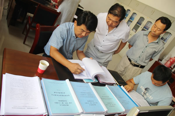 市交通運(yùn)輸局黨組書(shū)記、局長(zhǎng)馬潤(rùn)同志對(duì)隴運(yùn)集團(tuán)公司全面從嚴(yán)治黨及黨風(fēng)廉政建設(shè)進(jìn)行專(zhuān)題調(diào)研