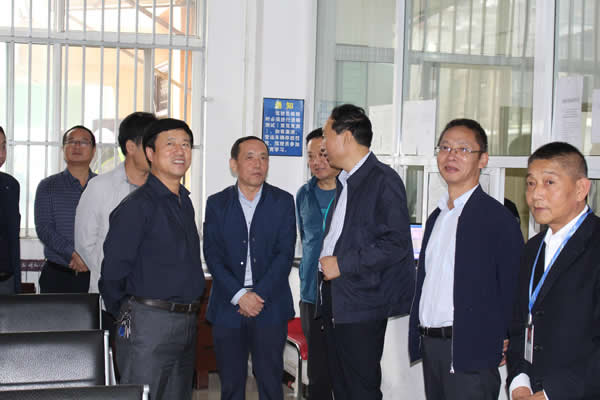 市安委辦主任、安監(jiān)局局長李永宏一行到隴運(yùn)集團(tuán)公司檢查指導(dǎo)工作