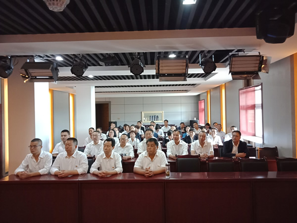 隴運(yùn)集團(tuán)公司黨委開展“不忘初心、牢記使命”紀(jì)念建黨98周年主題黨日活動(dòng)