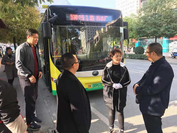 隴運集團(tuán)公司黨委積極整治公交車輛運營突出問題